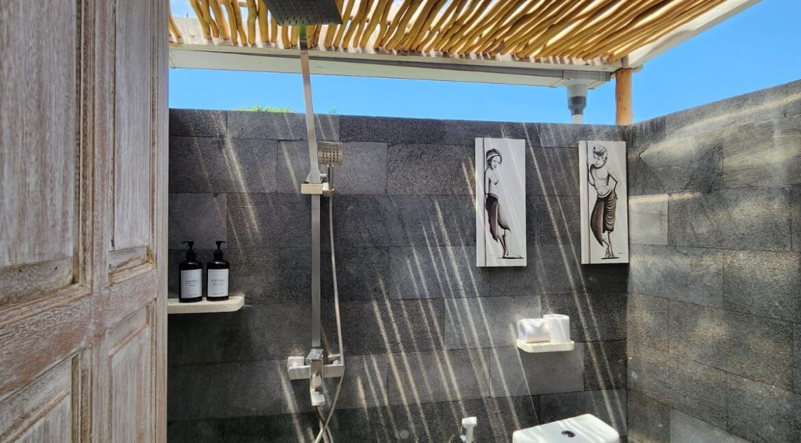 WhatsApp Image 2025-05-17 at 09.58.25