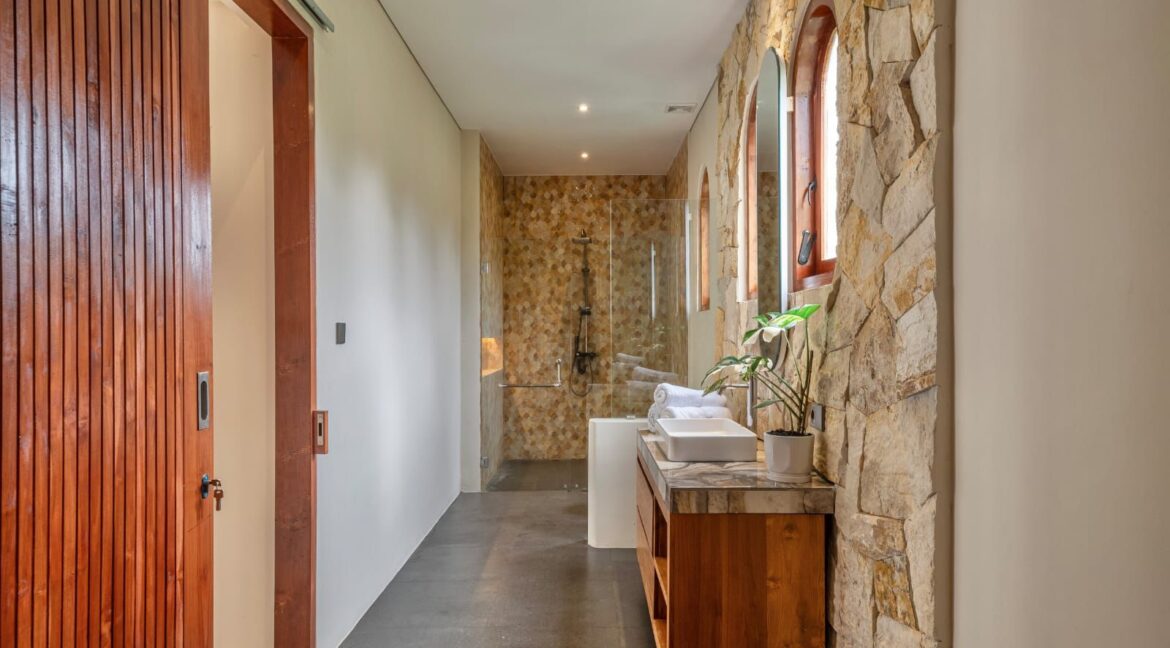 WhatsApp Image 2025-08-09 at 15.31.16 (2)