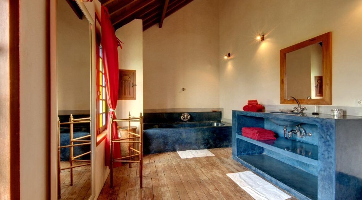 WhatsApp Image 2025-08-13 at 08.34.45 (1)