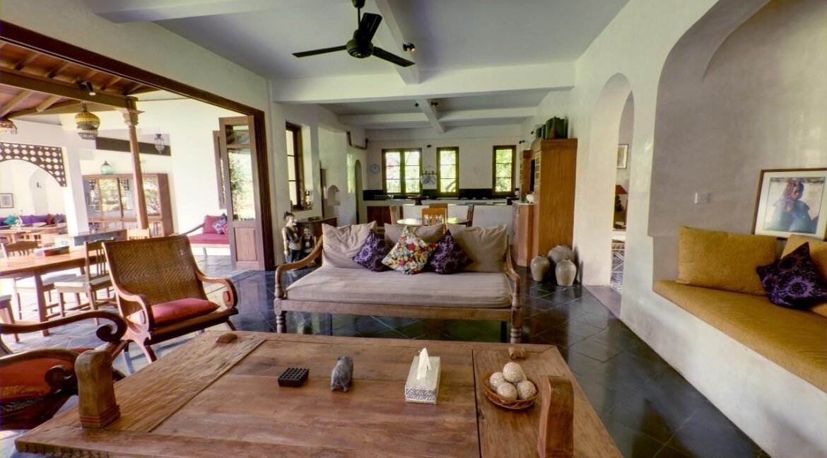 WhatsApp Image 2025-08-13 at 08.34.46 (1)