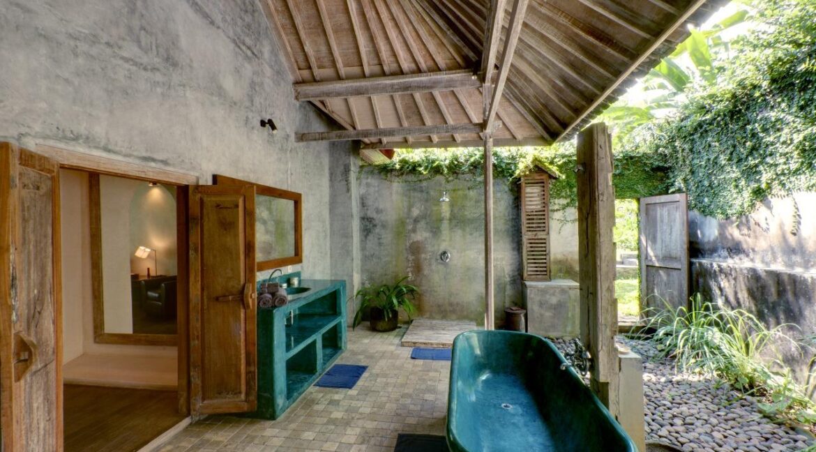 WhatsApp Image 2025-08-13 at 08.34.52