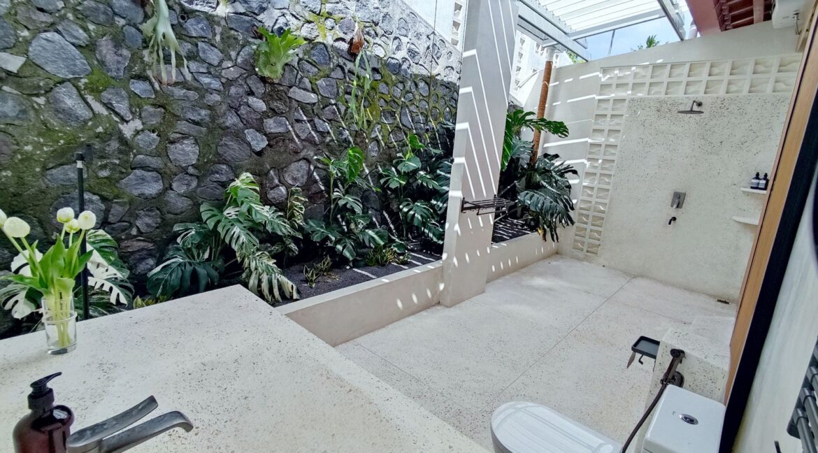 WhatsApp Image 2025-08-15 at 11.51.48 (1)