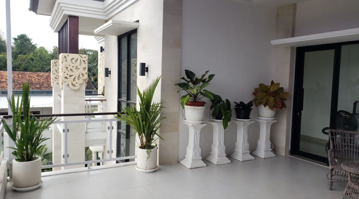 WhatsApp Image 2025-08-16 at 18.20.24