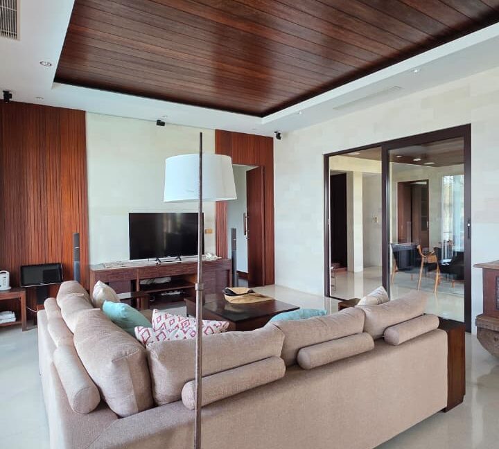 WhatsApp Image 2025-09-07 at 21.02.44 (1)