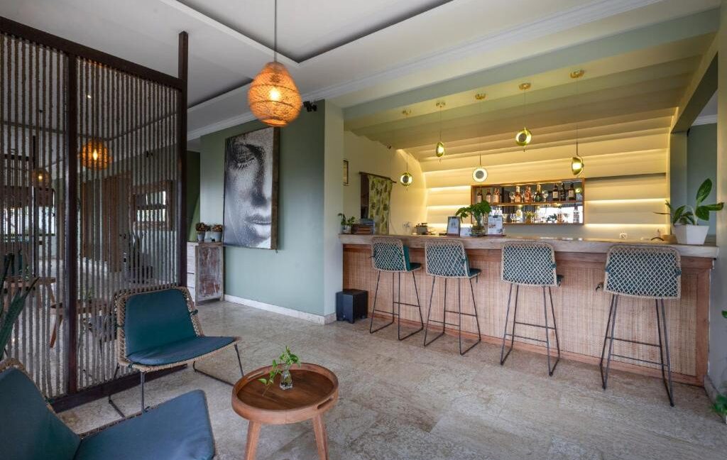 WhatsApp Image 2025-11-20 at 19.59.36 (1)