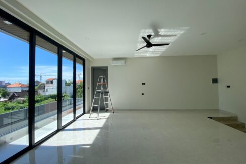 WhatsApp Image 2025-12-23 at 17.48.47