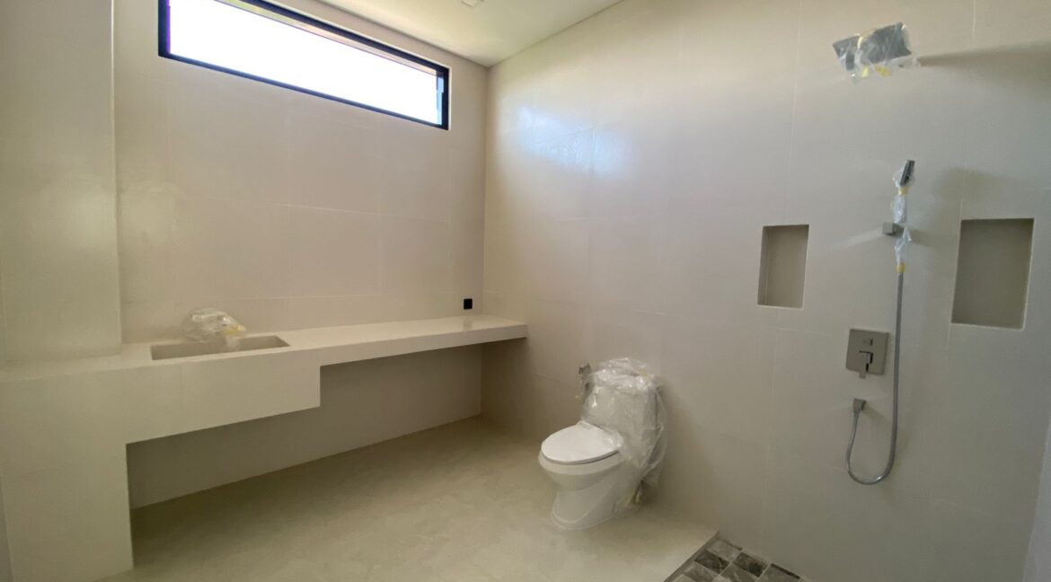 WhatsApp Image 2025-12-23 at 17.48.49