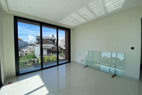 WhatsApp Image 2025-12-23 at 17.48.52