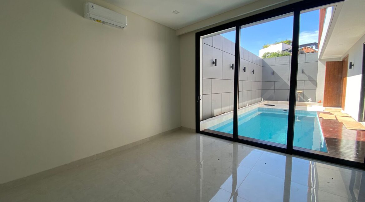 WhatsApp Image 2025-12-23 at 17.49.00