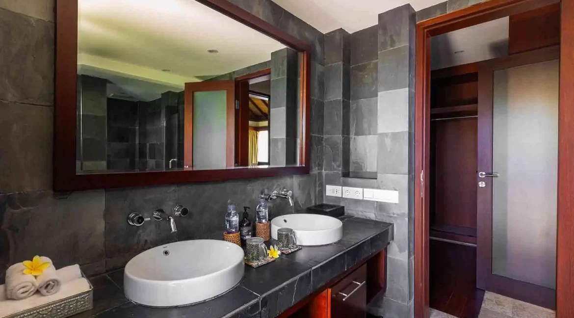 Villa-Cantik-Bathroom-