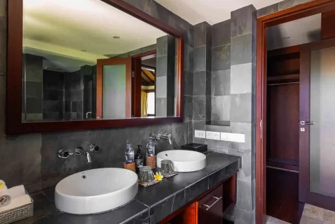 Villa-Cantik-Bathroom-