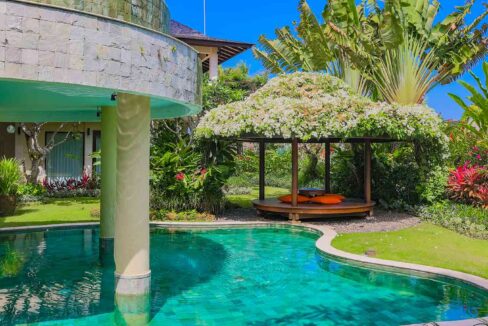 Villa-Cantik-Pool-Area-8