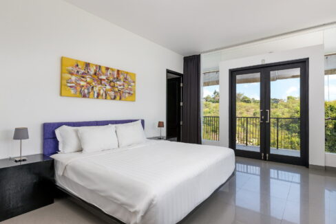 Ocean Height Bedroom B01