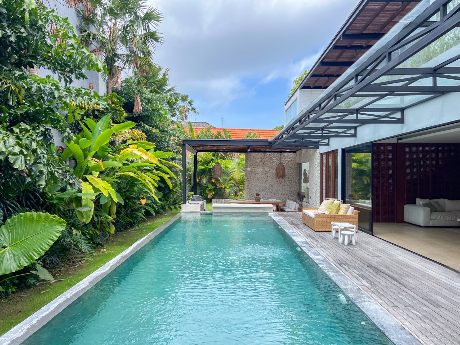Berawa Private Estate | 802 m² Freehold.